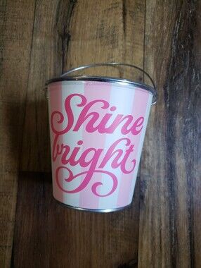Dolly Parton Shine Bright 16 Oz Citronella Candle
